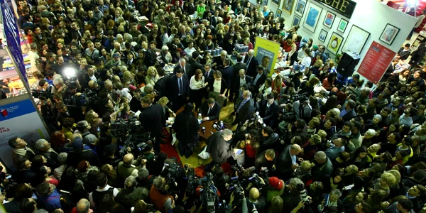 Lansare de carte Klaus Iohannis la Gaudeamus FOTO Marian Iliescu
