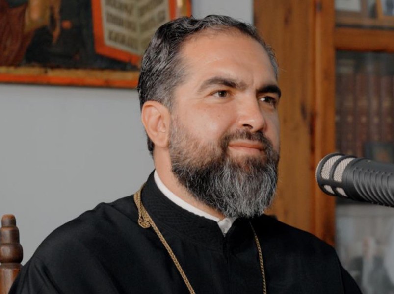 Preotul Ciprian Mega este liber. Omisiunea pentru care instanţa a amânat pentru joi judecarea cererii de arestare