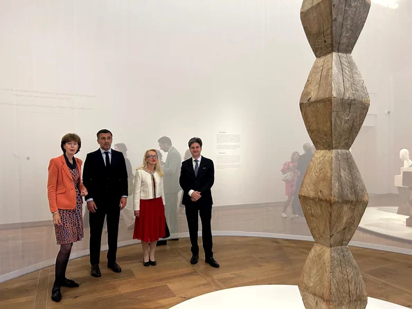 Prima expoziție personală la Amsterdam dedicată operei lui Brâncuși (© ICR)