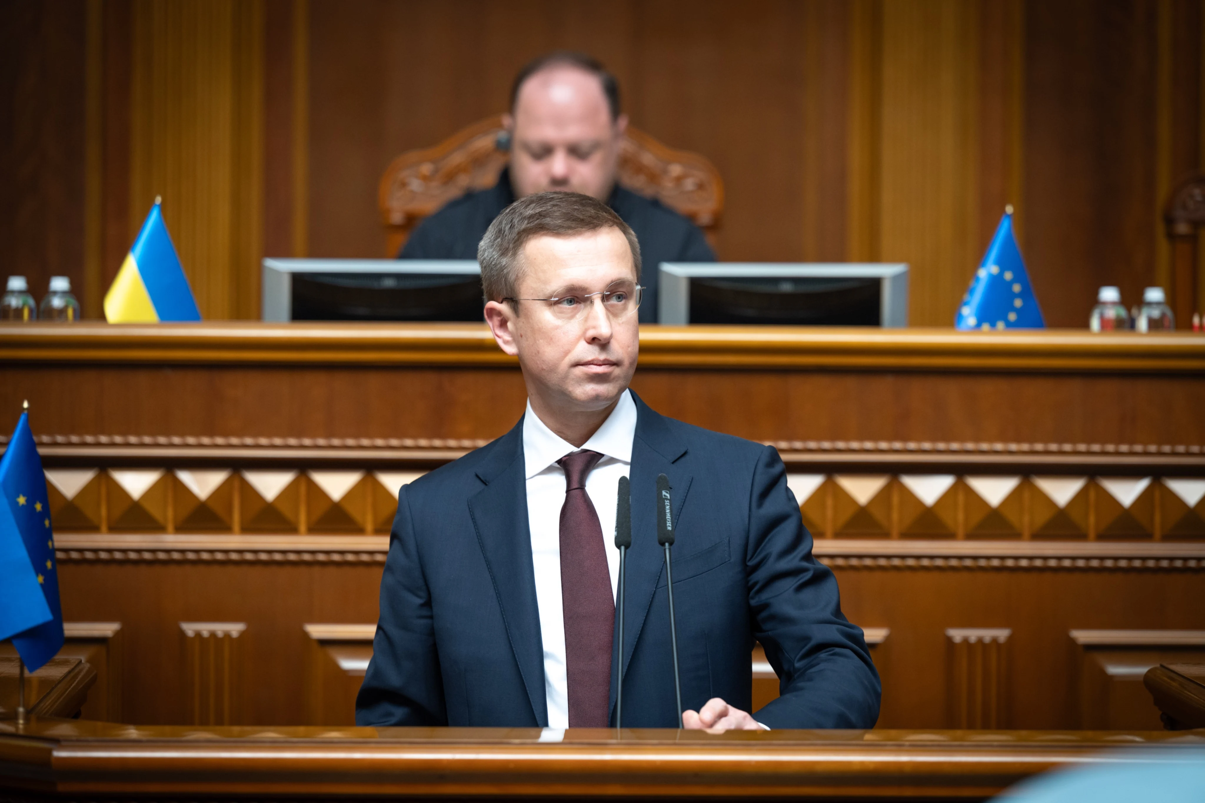 Parlamentul Ucrainei l-a confirmat pe Serhii Korețki, fostul director al Naftogaz, în funcția de prim-ministru. Cine va fi ministrul Apărării?