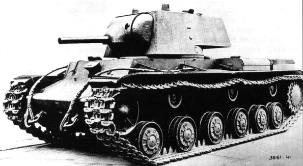 Tanc sovietic model KV-1 (foto: Wikimedia Commons)