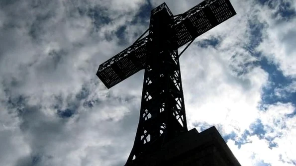 Crucea de pe Caraiman, superlativele unei construcţii de Cartea Recordurilor Cum a fost urcat giganticul schelet metalic pe creasta muntelui jpeg