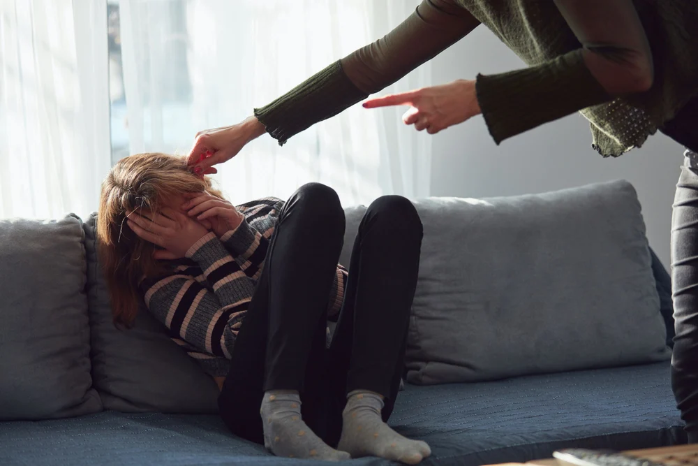 Ce se întâmplă când un copil este bătut: efectele negative dovedite științific care nu dispar odată cu vârsta