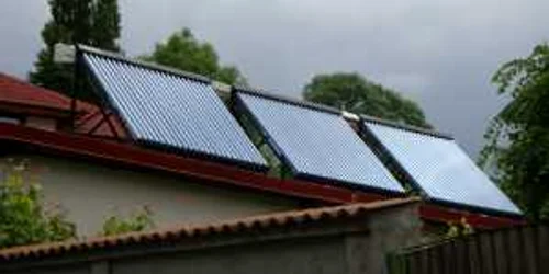 Panourile solare scad considerabil factura pentru căldură şi apă caldă