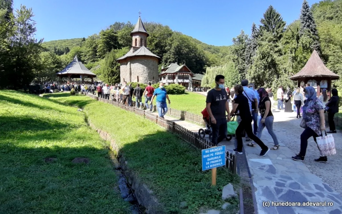 manastire hunedoara prislop si nandru foto daniel guta adevarul