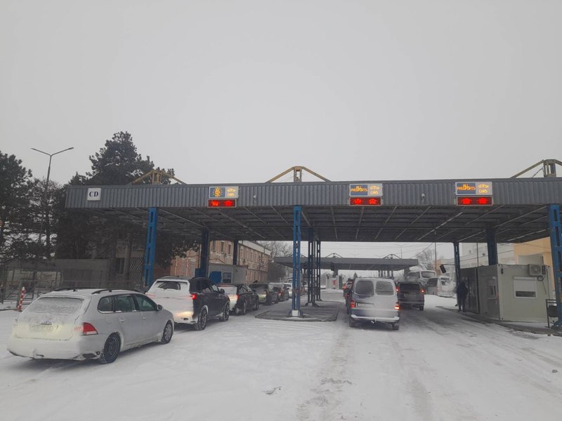 Circulația camioanelor în punctul de trecere a frontierei Leușeni-Albița, reluată după două zile