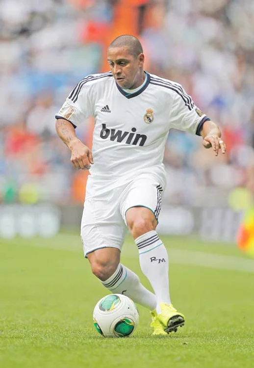 Roberto Carlos  a jucat ani buni în  naţionala Braziliei  şi la Real Madrid