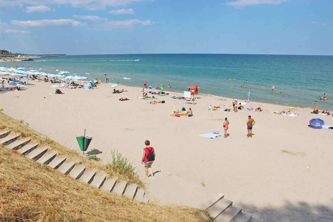 Neptun. Puţini turişti  s-au bronzat  weekendul  ăsta aici