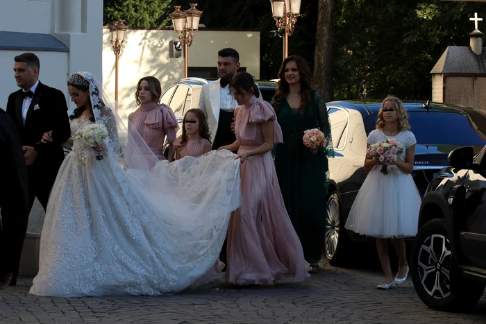 
    Fiica cea mare a lui Becali a îmbrăcat rochia de mireasă Foto: Mihai Ionescu  