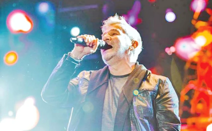 
    Fix acum 6 ani, specialiștii unui spital privat din Viena îl operau pe Dan Bittman la corzile vocale  