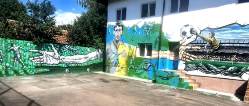 Portret de mari dimensiuni al marelui Nicolae Dobrin pe un hotel din Horezu - Vâlcea autor - Adrian Luţă Foto Arhiva personală