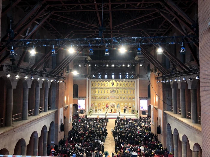 Catedrala are cea mai impresionantă catapeteasmă din ţară FOTO basilica