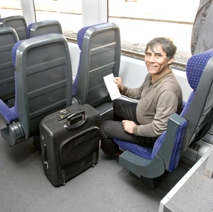 În tren sunt 110 locuri, însă doar unul singur a fost ocupat, de Hayssam (Fotografii: Sever Gheorghe, Dorin Constanda)