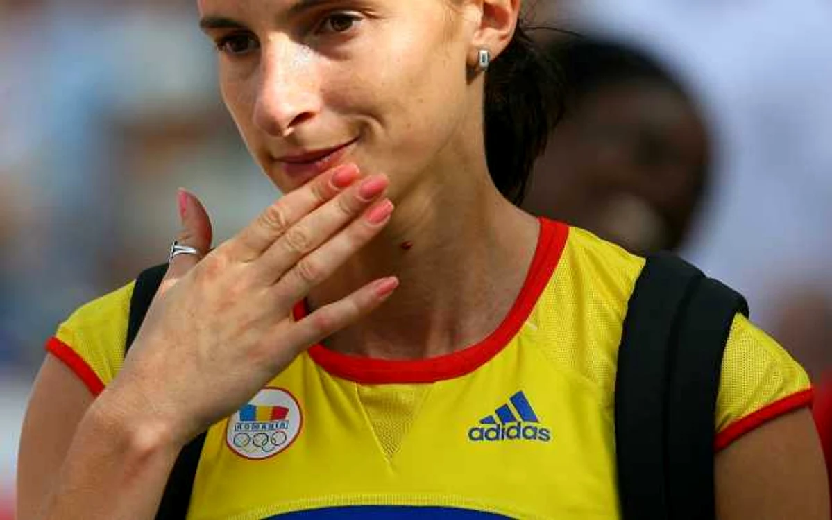 La capătul a nouă luni de emoţii şi speranţe, Adelina a născut un băieţel sănătos Foto Mediafax / Mircea Roşca