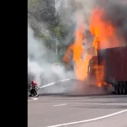 tir în flacari captura video Facebook jpg