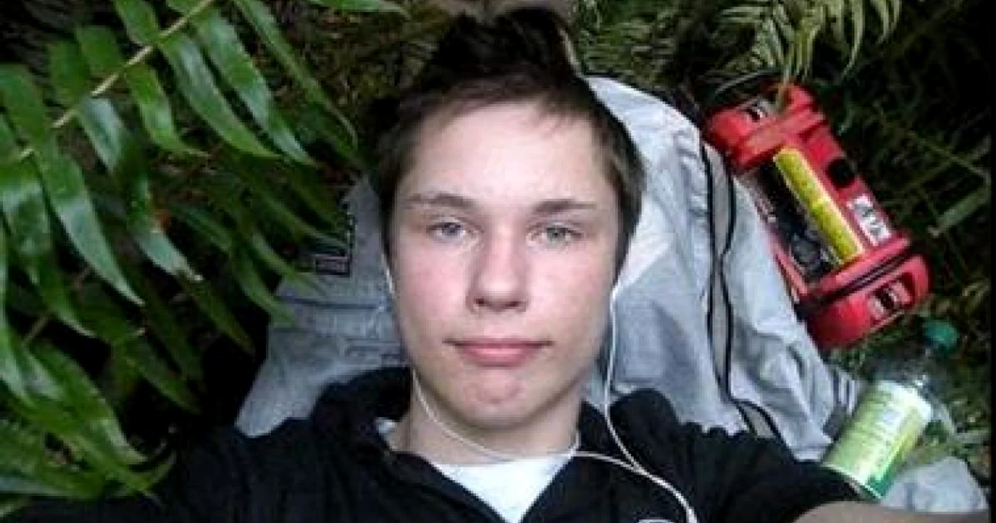 Colton Harris-Moore (18 ani), cu o expresie de satisfacţie