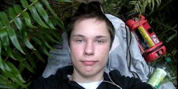 Colton Harris-Moore (18 ani), cu o expresie de satisfacţie