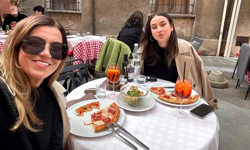 Mirela Retegan și Maya Sorian s-au bucurat de mâncarea tradițională italiană