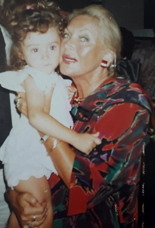 Zina iubea copiii foarte mult