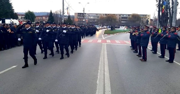 Parada organizată la Hunedoara.