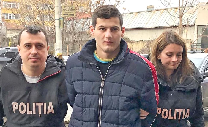 Mihai Alexandru Niţescu a fost dus ieri în faţa judecătorilor