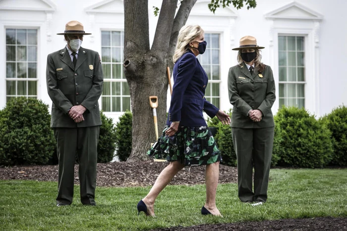 jill biden la plantare cu tocuri FOTO EPA