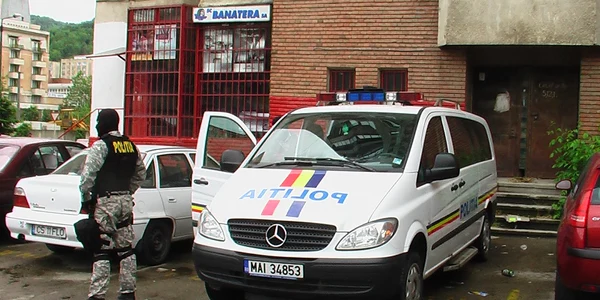 DIICOT a lansat la Reşiţa operaţiunea „acvariul“. Marius Ciubotaru şi întreaga sa reţea de traficanţi de ţigări dau acum explicaţii procurorilor