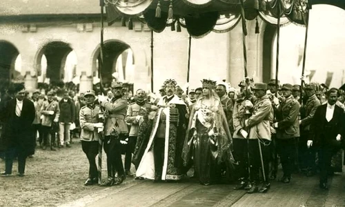 Regele Ferdinand și Regina Maria în ipostaze inedite jpeg