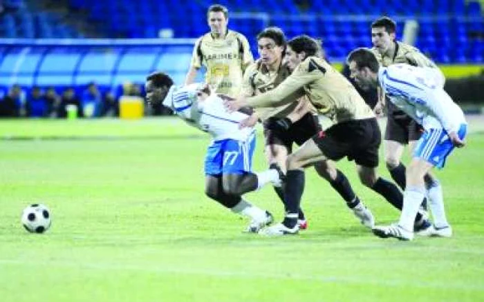 Slatina: Alb-albaştrii speră să obţină primul succes cu Gloria Bistriţa