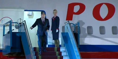 putin in vietnam jpg