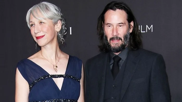 Keanu și Alexandra s-au afișat pentru prima dată împreună la un eveniment care a avut loc anul trecut 