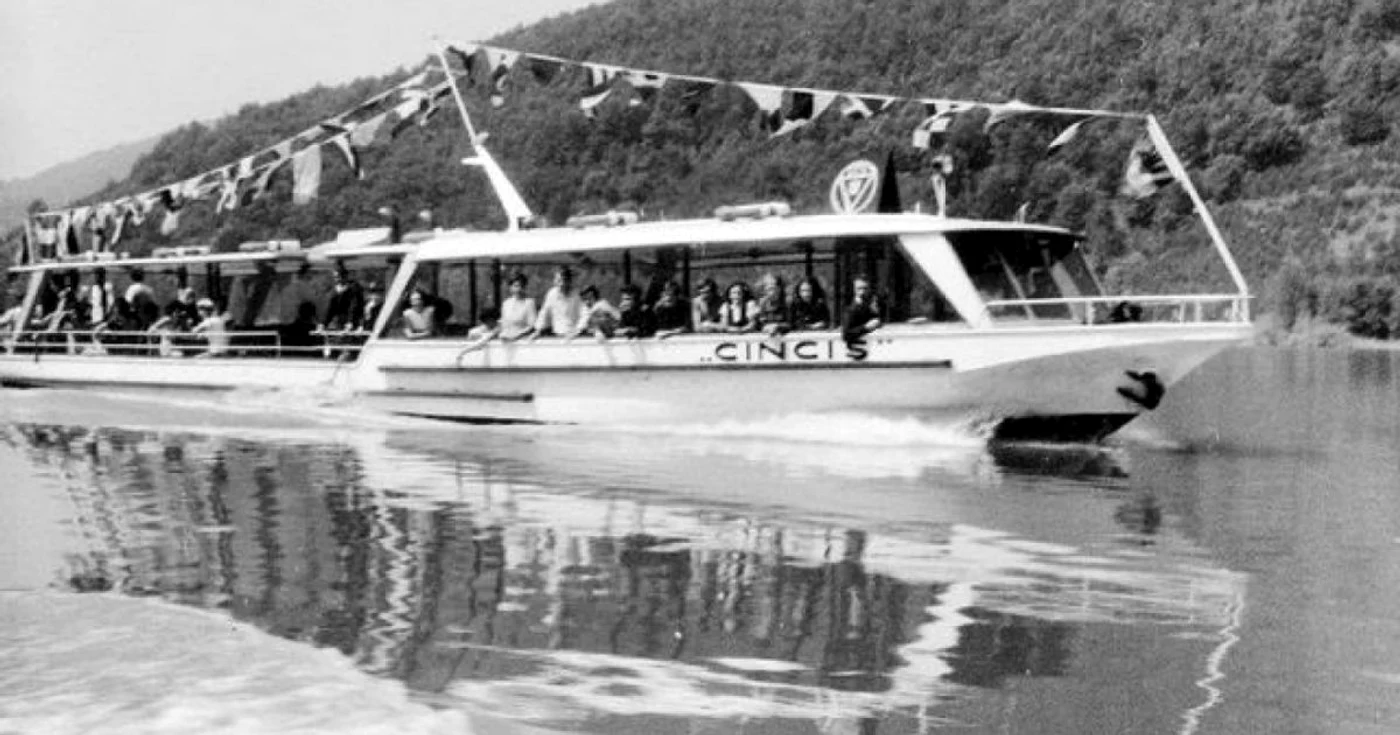  Lacul Cinciş a fost creat la începutul anilor 1960