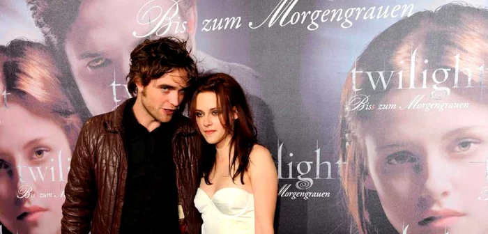 Robert Pattinson şi Kristen Stewart