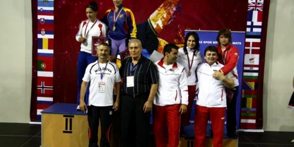 Premianții categoriei de 59 de kilograme la Europenele de Juniori. Mariana Eșanu (în echipamentul tricolor))