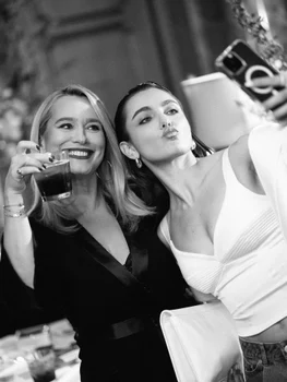 Alexia Eram Andreea Esca