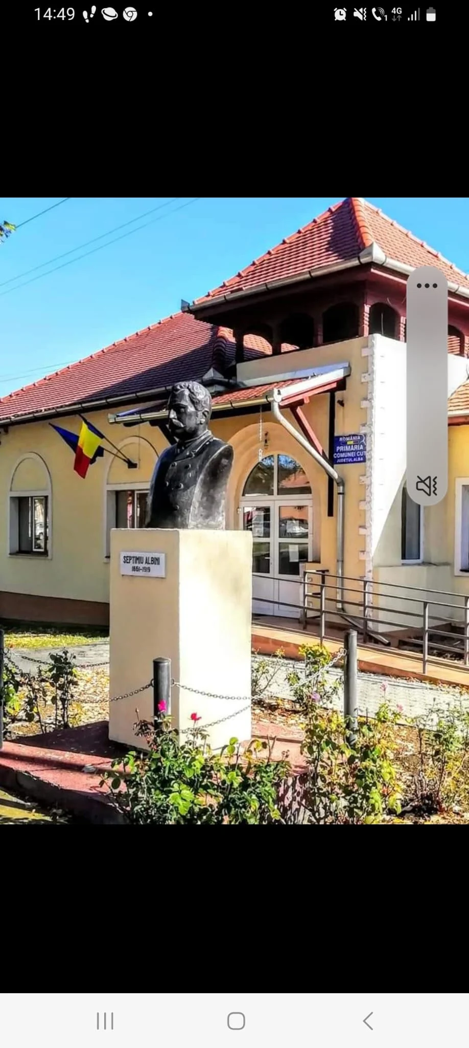 O primărie cu zece angajați a decontat timp de doi ani 38 de abonamente de telefonie mobilă. Care este prejudiciul