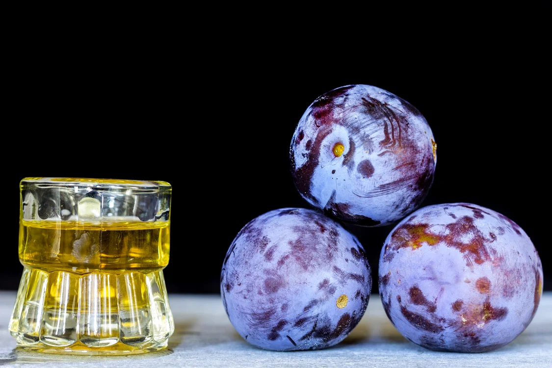 Ţuica cu schinduc are o aromă deosebită  FOTO Shutterstock