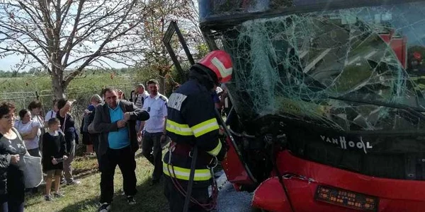 Accident autocar FOTO ISU Vaslui jpg