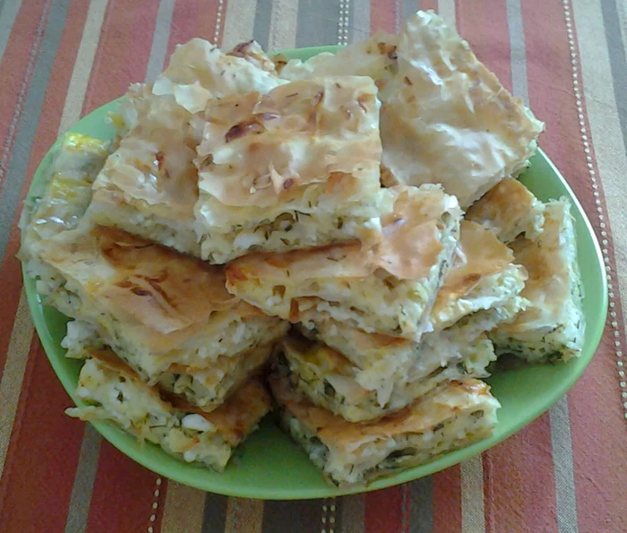 
    Plăcintă cu spanac  