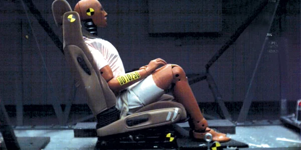 manechin crash test dummy