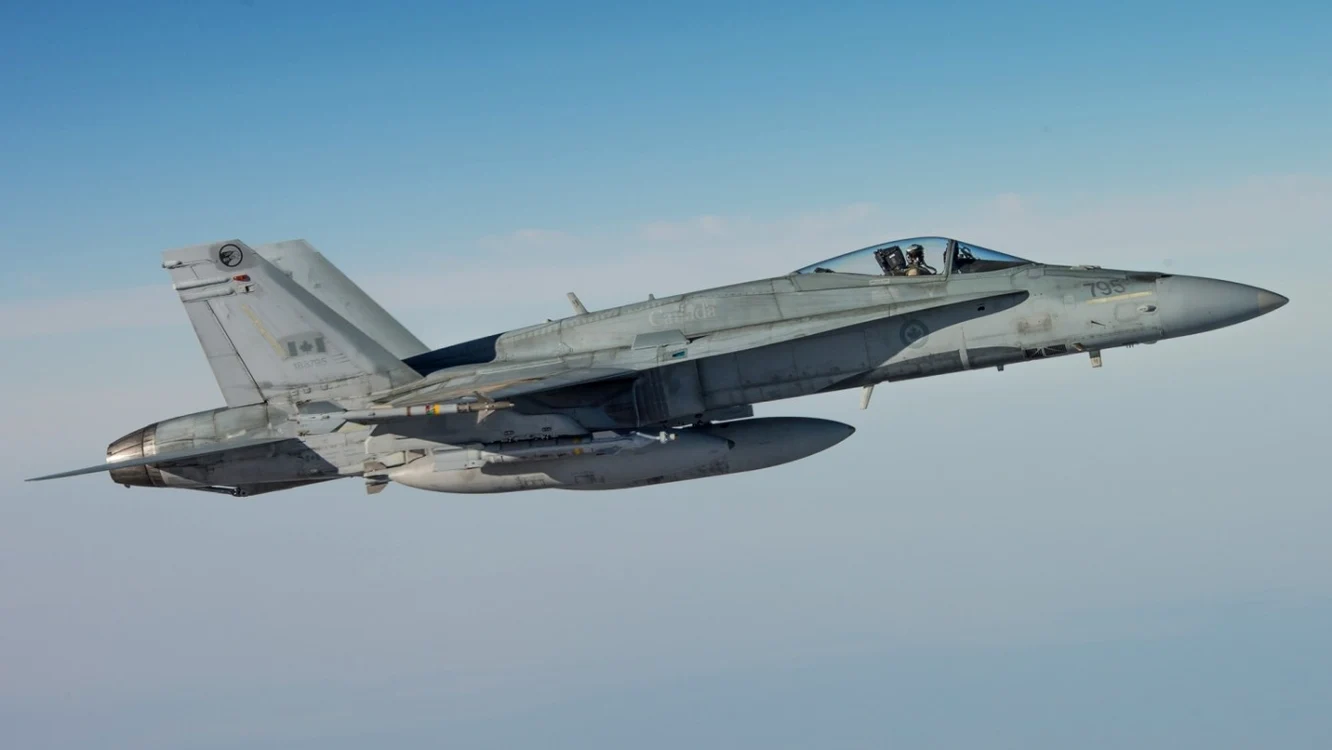Piloţii canadieni au interceptat două avioane ruseşti deasupra Mării Negre   FOTO Facebook/RCAF