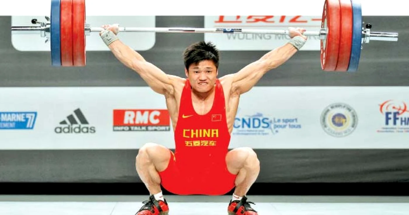 Lu Xiaojun a uimit lumea halterelor