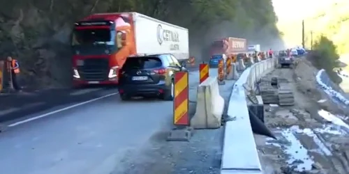 Traficul infernal de pe DN7 din zona Boița Sibiu în perioada minivacanței de 1 Mai Foto captură video jpg