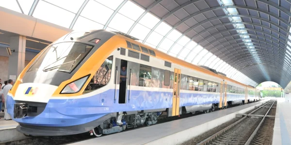 Călătorii vor lua cu asalt trenurile
