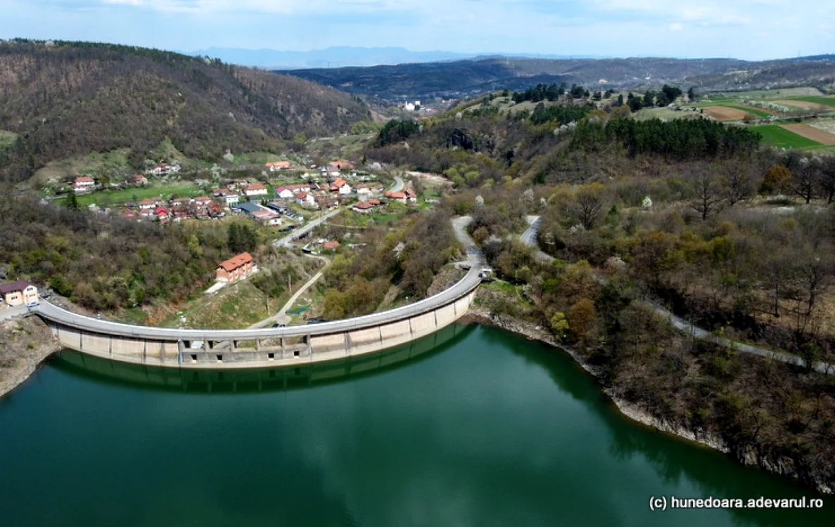 Barajul Lacului Cinciș Foto: Daniel Guță ADEVĂRUL