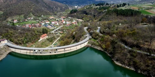 lacul cincis foto daniel guta adevarul