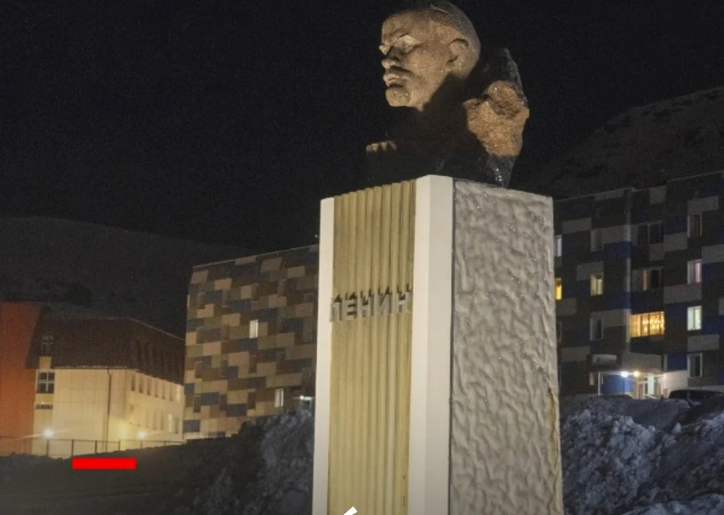 Bustul lui Lenin în localitatea norvegiană Barentsburg/FOTO:X