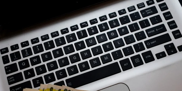 laptop lei ron