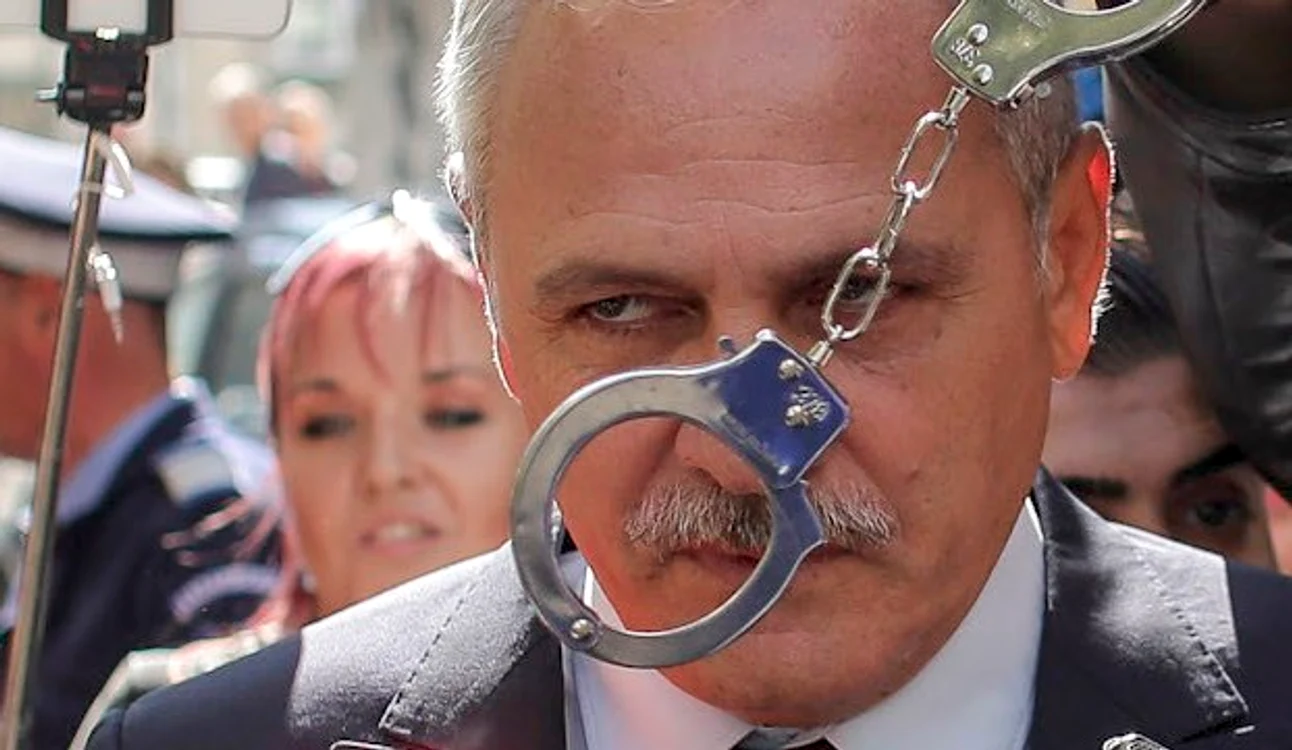 
    Ori de câte ori se prezenta la proces, lui Liviu Dragnea i se flutaru cătușele   