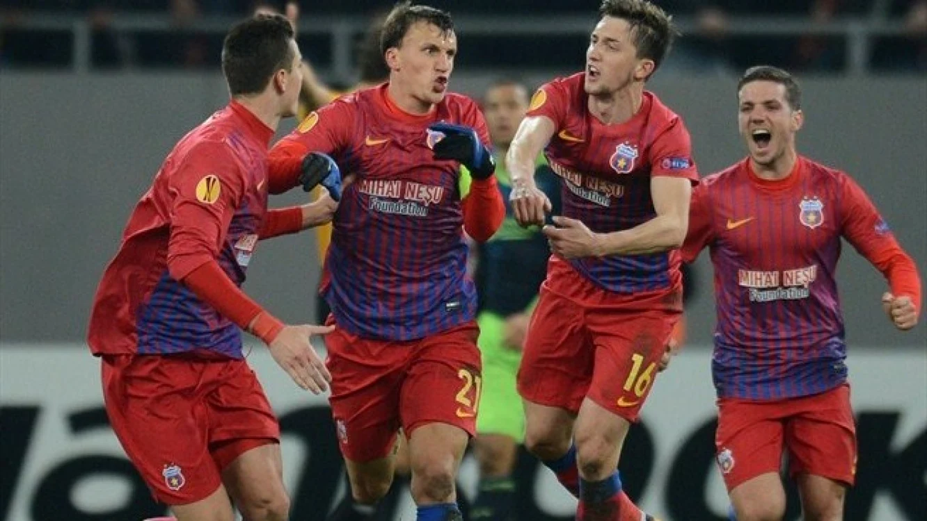 Chiricheş (centru) şi colegii săi au făcut un meci formidabil